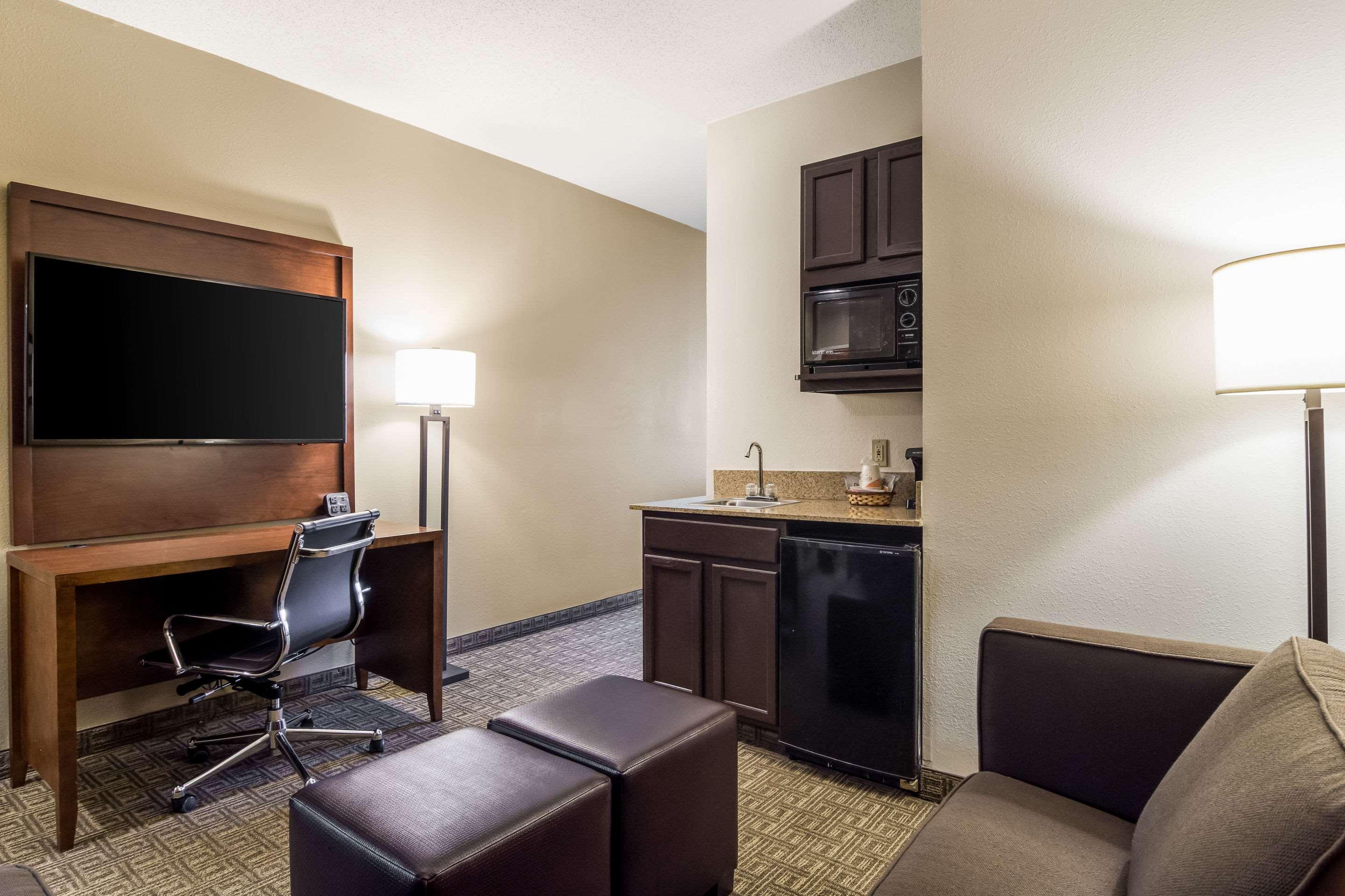 Comfort Suites Юфаула Екстериор снимка