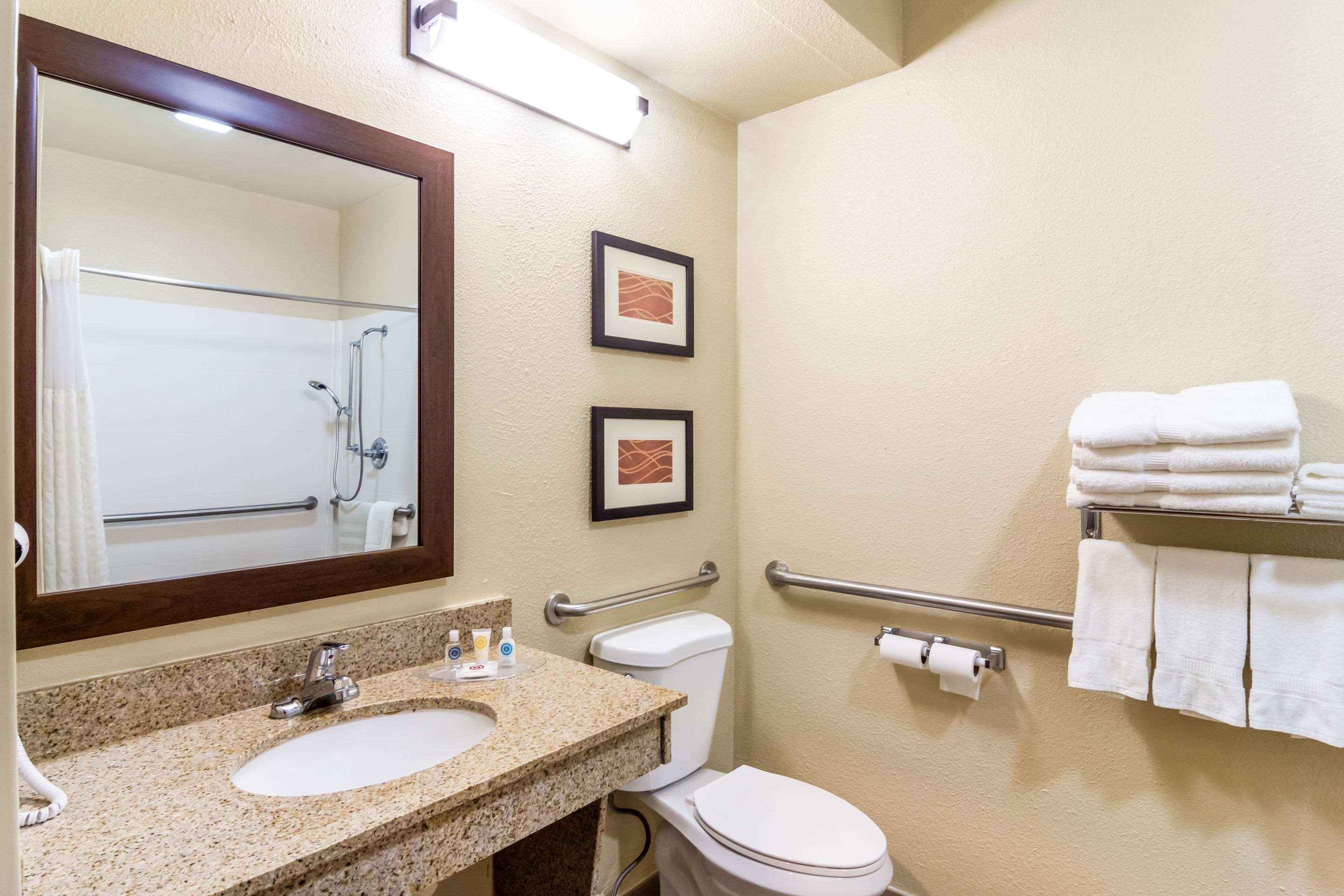 Comfort Suites Юфаула Екстериор снимка