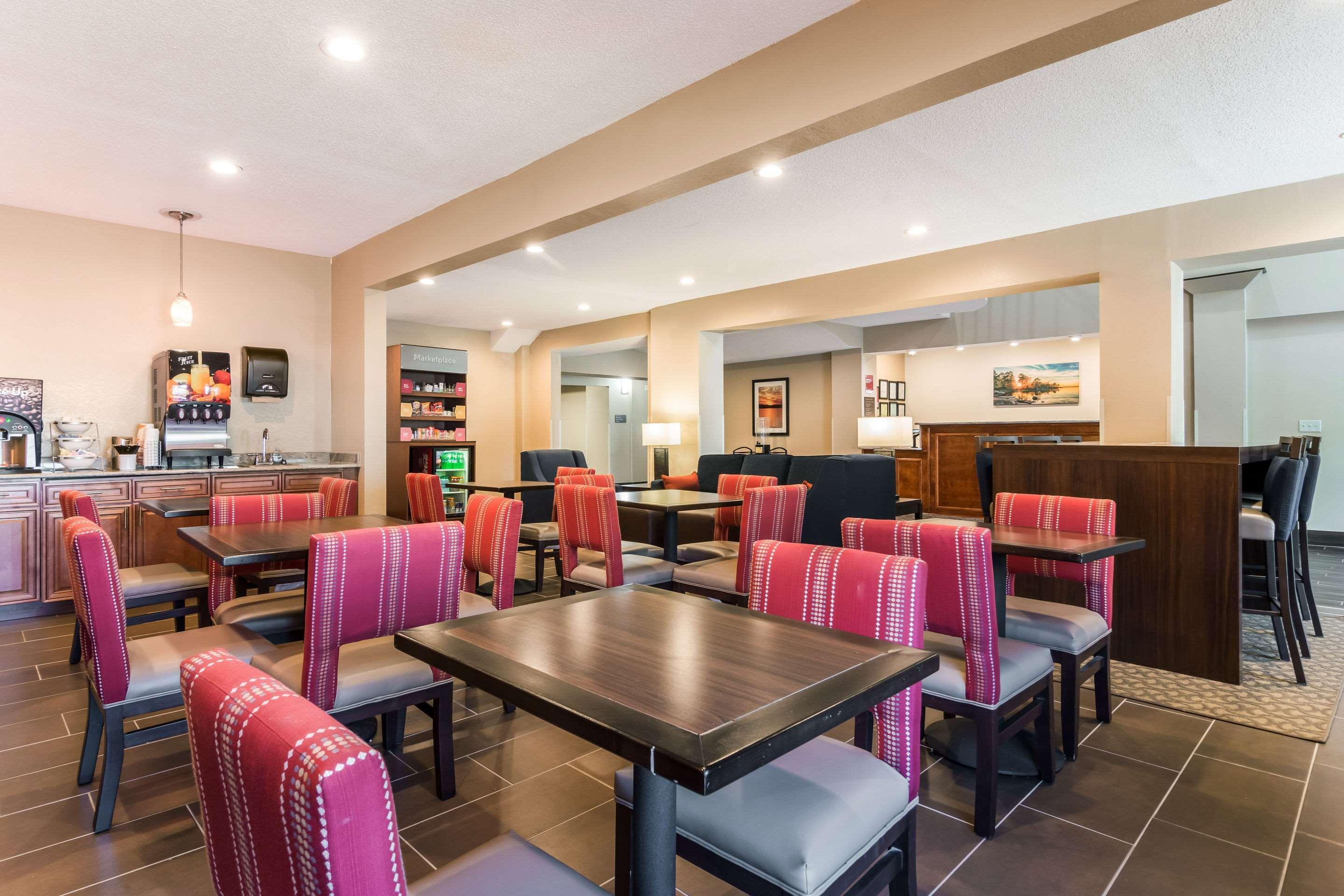 Comfort Suites Юфаула Екстериор снимка