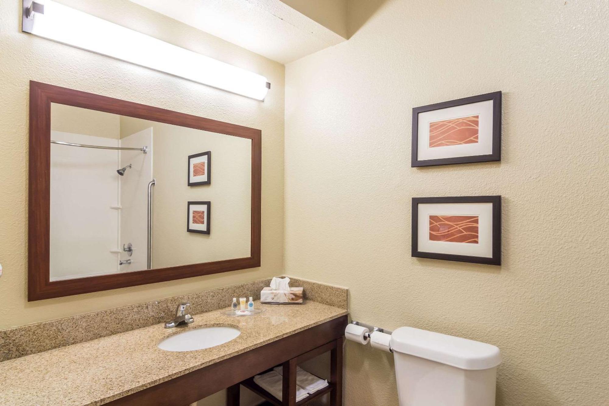 Comfort Suites Юфаула Екстериор снимка